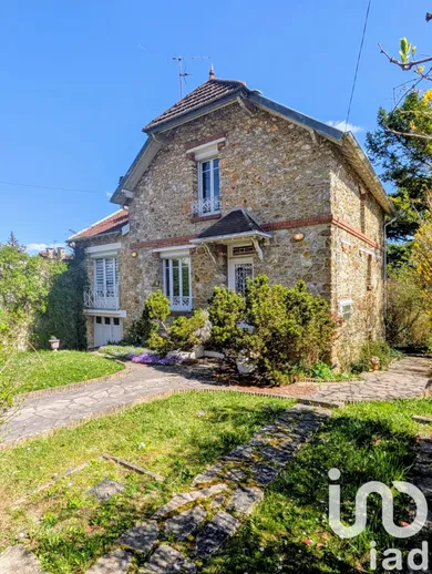 Maison traditionnelle à Parmain (95620)