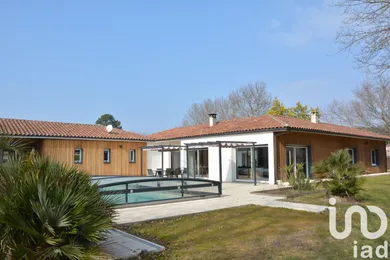 Maison d'architecte à Sainte-Eulalie-en-Born (40200)