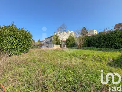 Terrain à bâtir à Montluçon (03100)