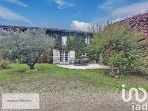 House at Illats (33720)