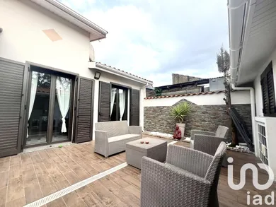 House at BEGLES  (33130)