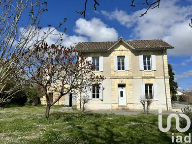 Traditional house at Petit-Palais-et-Cornemps (33570)