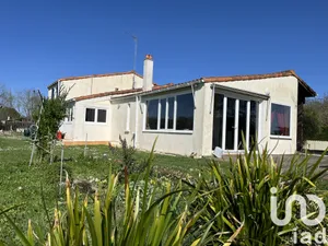 Maison de village à Saint-Romain-de-Benet (17600)