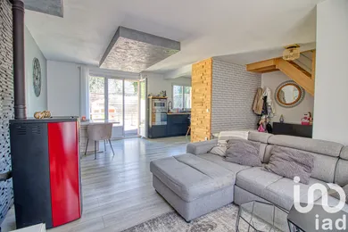 Maison traditionnelle à Nézel (78410)