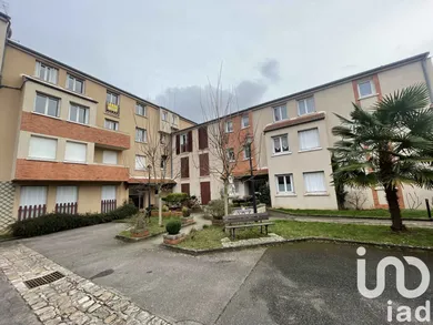 Apartment in Montereau-Fault-Yonne (77130)