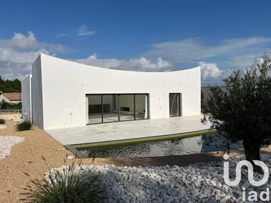 Architectural house at Leucate (11370)
