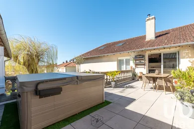 Apartment in Ennery (57365)