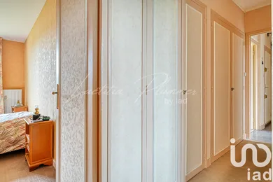 Apartment at Versailles (78000) — 12/18