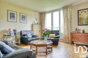 Apartment at Versailles (78000)