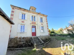 House at Moulins-Engilbert (58290)