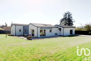 Traditional house at Tercé (86800)