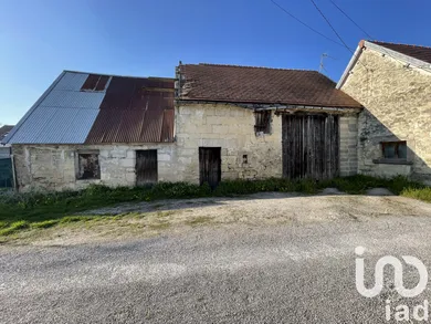 Grange à Laon (02000)