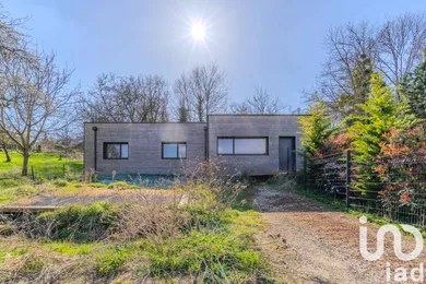 House at LESCHES (77450)