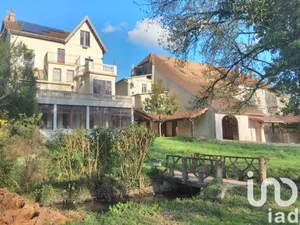 Mansion at Rioz (70190)