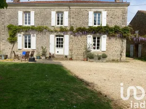 Park home at Saint-Maixent-de-Beugné (79160)