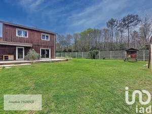 House at Saint-Selve (33650)