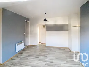 Apartment at Nemours (77140)