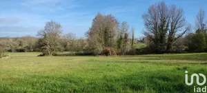 Terrain à bâtir à Hautefort (24390)