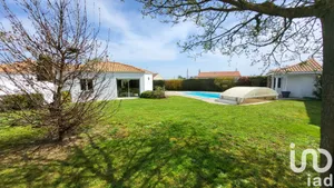 Architectural house at Saint-Christophe-du-Bois (49280)