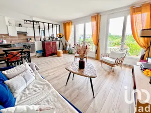 Apartment at Saint-Cloud (92210)