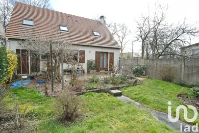 House at Sainte-Geneviève-des-Bois (91700)