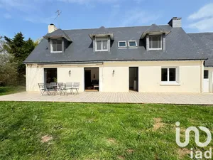 House at Saint-Molf (44350)