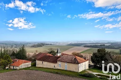 Domain in Saint-Martial (16190)
