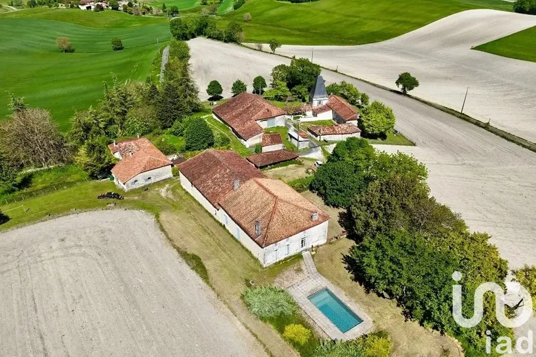Maison 18 pièces 414 m² · à Saint-Martial · 414 m² · 525 000 €