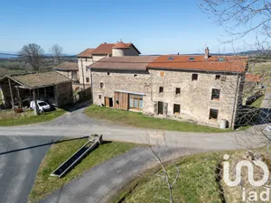 Maison de campagne à Aix-la-Fayette (63980)