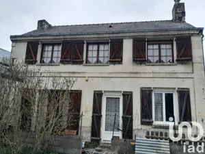 Village house at Saint-Just-sur-Dive (49260)