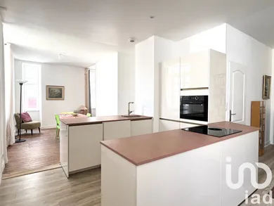 Apartment in La Rochelle (17000)