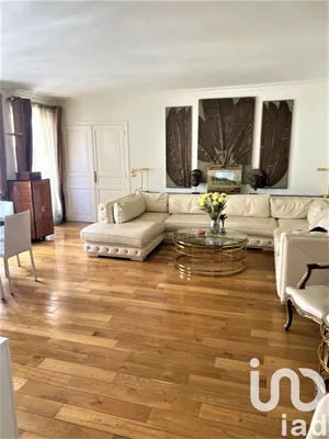 Apartment at Paris (75008)