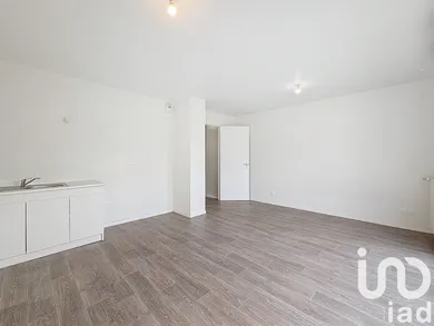 Apartment in Dammarie-les-Lys (77190)