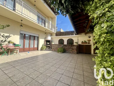 House at Saint-Denis (93200)