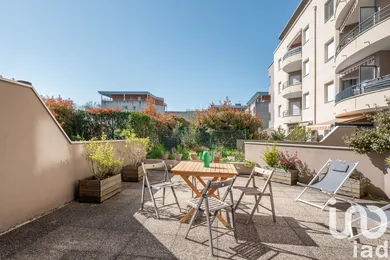 Apartment in Saint-Martin-d'Hères (38400)