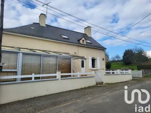 Park home at Pezé-le-Robert (72140)
