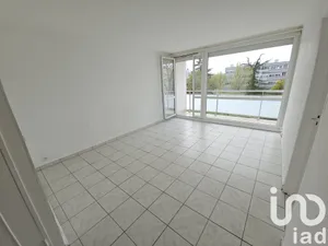 Apartment at Cenon (33150)