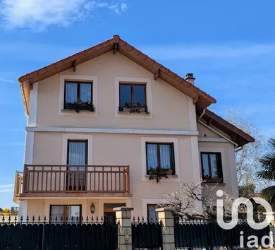 House at Versailles (78000)