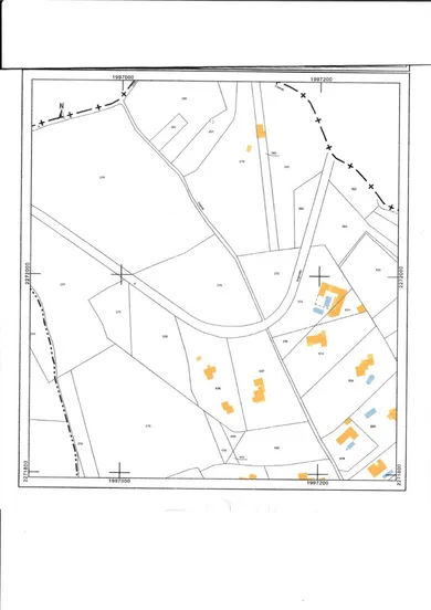 Land at Saint-Paul-en-Forêt (83440)