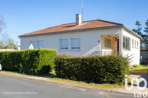 House at La Copechagnière (85260)