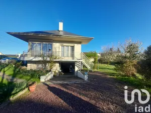 House at Vernantes (49390)