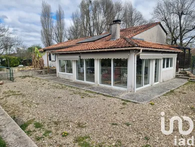 Detached house at Sainte-Sévère (16200)