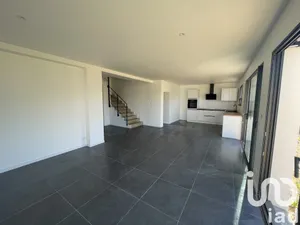 House at Vay (44170)