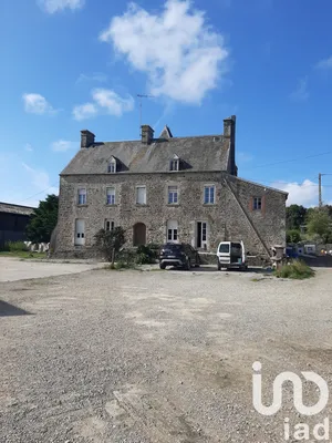 Mansion at Saint-Sauveur-de-Pierrepont (50250)