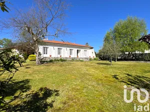 Maison à VAYRES (33870)