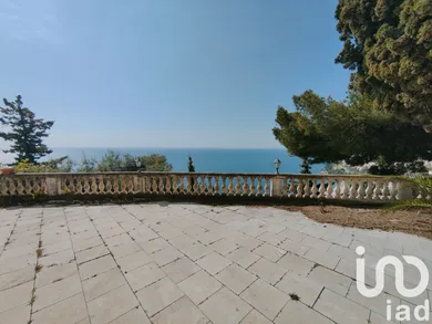 Domaine à Roquebrune-Cap-Martin (06190)