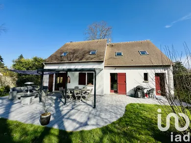 Maison traditionnelle à Bullion (78830)