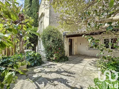 House at Beaucaire (30300)