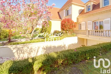 Mansion at Saint-Prix (95390)