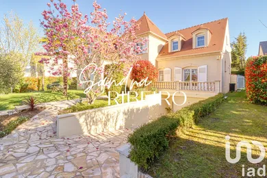 Mansion at Saint-Prix (95390)